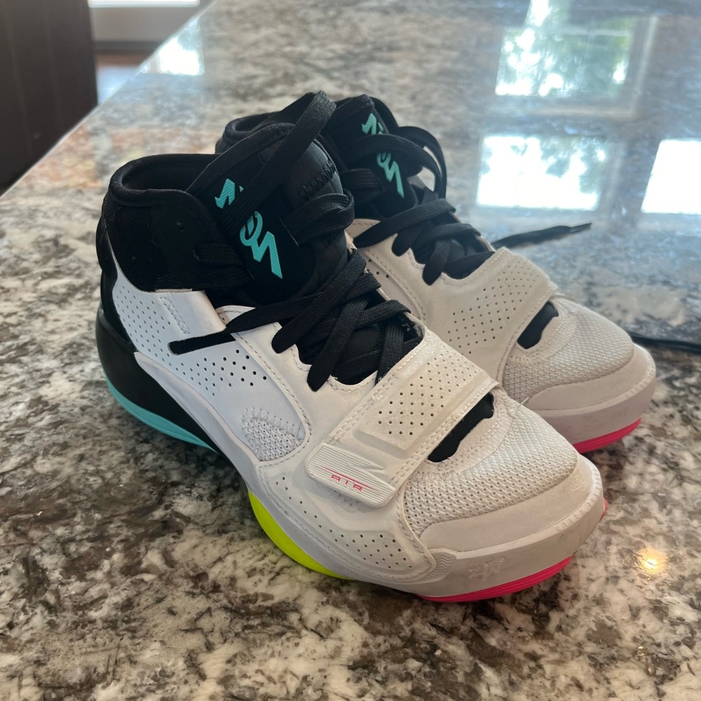 Air Jordan Big Kids Size 4.5